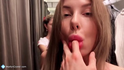Leszbikusok maszturbálnak és nyalják a puncit a boltban - gin gerson crystal marilyn